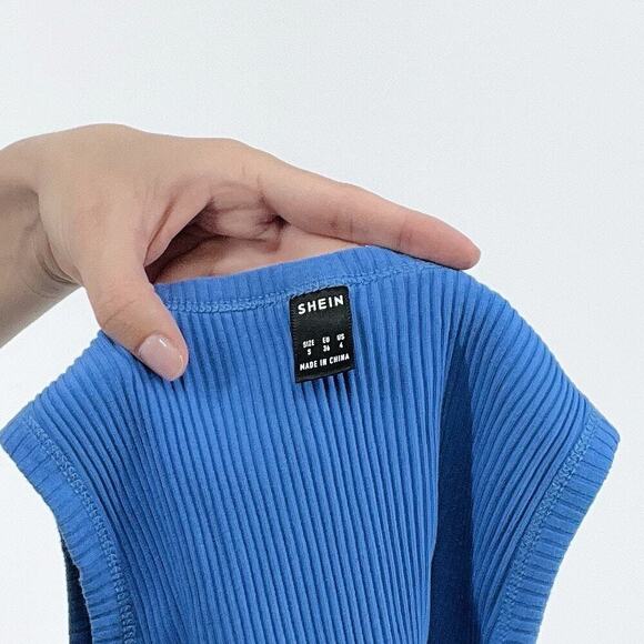 Women's Blue Ribbed Crewneck Asymmetrical Hem Crop Top Size Small - Picture 3 of 3